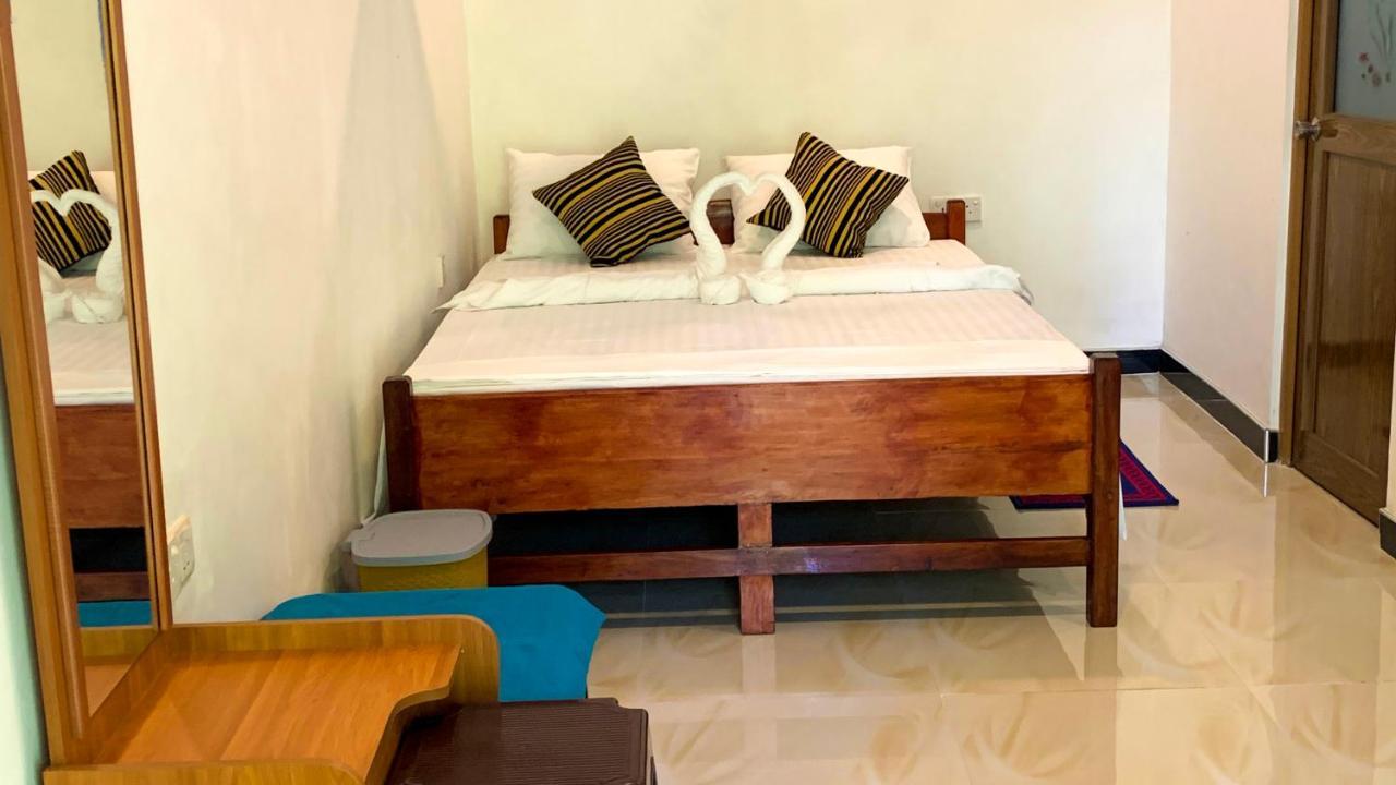 Sigiri Starwing Villa Sigiriya Exteriör bild