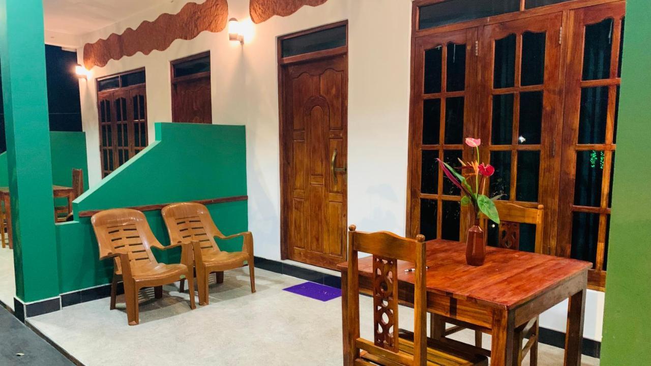 Sigiri Starwing Villa Sigiriya Exteriör bild