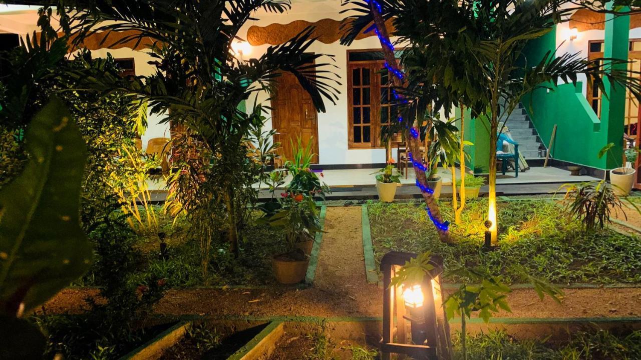 Sigiri Starwing Villa Sigiriya Exteriör bild