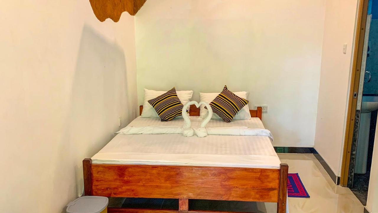 Sigiri Starwing Villa Sigiriya Exteriör bild
